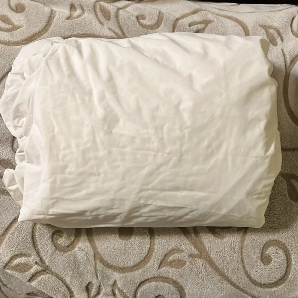 Queen-Size Zippered Mattress Cover